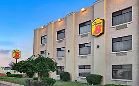 Super 8 By Wyndham Jamaica North Conduit